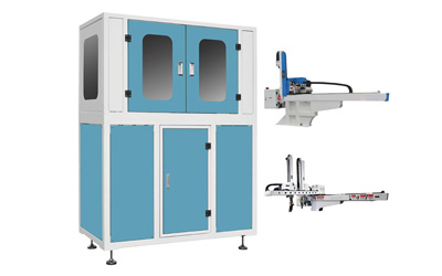 Fully automatic robot hand for labeling in mold of injection molding machine